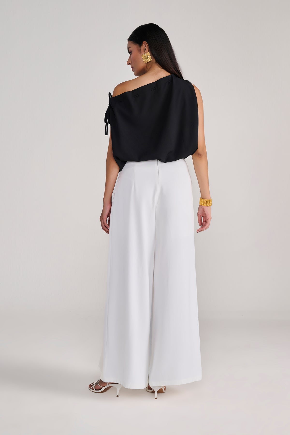 Black Sleeveless Balloon Top With Tie-Up Detail At Neck