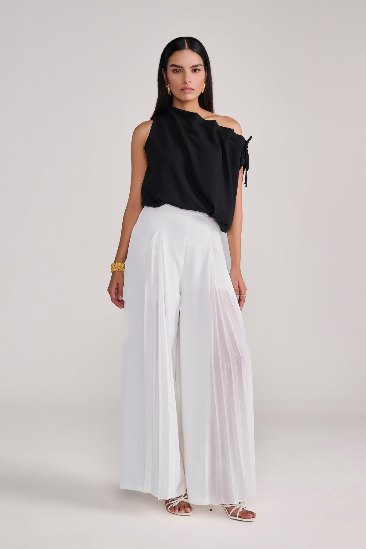 Black Sleeveless Balloon Top With Tie-Up Detail At Neck