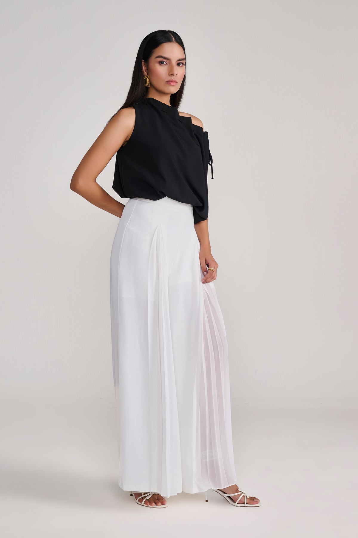 Black Sleeveless Balloon Top With Tie-Up Detail At Neck