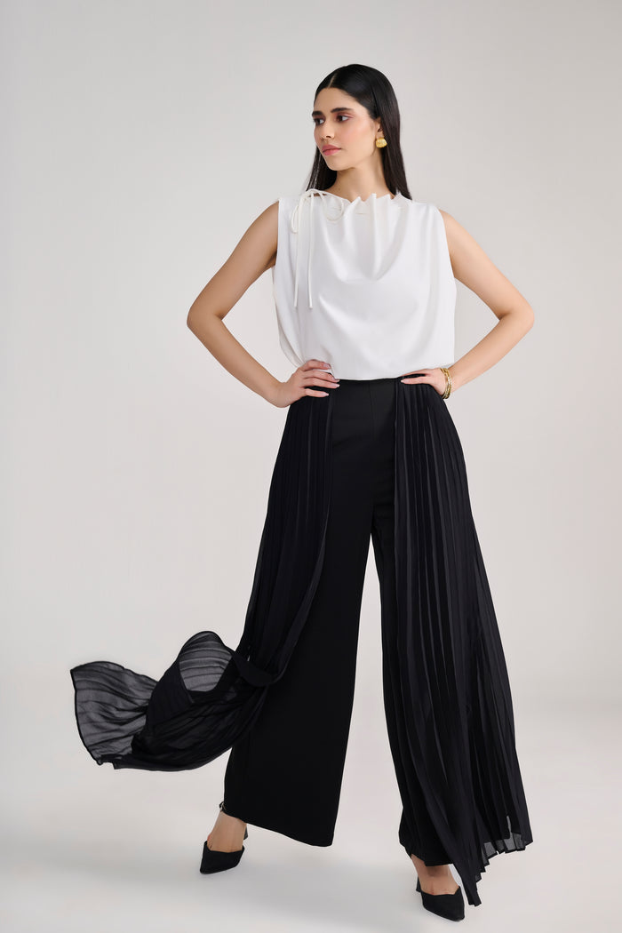 Black pants with side crepe pleated layer