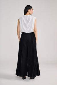 Black pants with side crepe pleated layer